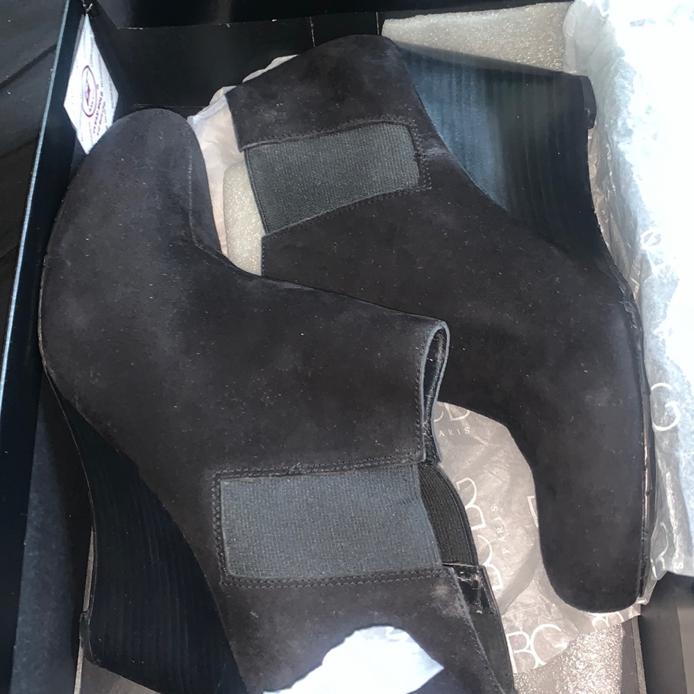 BCBG PARIS booties 10 women all black